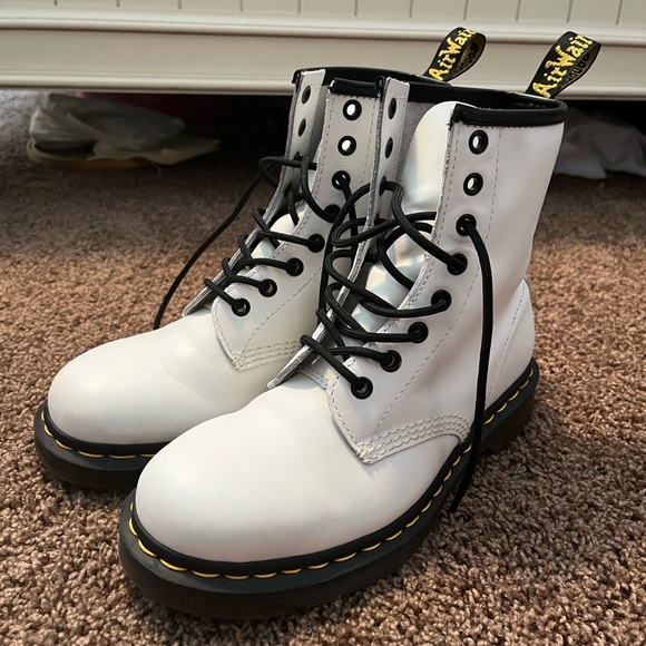 Dr. Martens Shoes - White Doc Martens boots - size 7 (great condition. Like new)